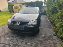 Schwarz Gebraucht 2005 VW Golf V Limousine | 2.650 € (Fairer Preis)