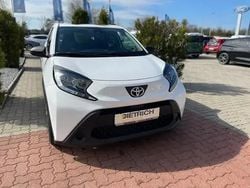 Weiß Gebraucht 2023 Toyota Aygo Kleinwagen | 15.990 € (Fairer Preis)