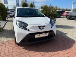 Weiß Gebraucht 2023 Toyota Aygo X SUV | 15.990 € (Fairer Preis)