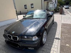 Schwarz Gebraucht 2000 BMW 320 Cabriolet M Sport Cabrio | 8.550 €