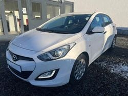 Weiß Gebraucht 2014 Hyundai i30 Classic Limousine | 5.300 € (Fairer Preis)