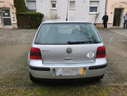 Grau Gebraucht 2002 VW Golf IV Kleinwagen | 1.800 € (Fairer Preis)