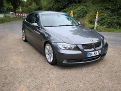 Silber Gebraucht 2005 BMW 325 Limousine | 2.000 €