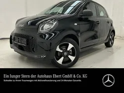 Schwarz Gebraucht 2021 Smart ForFour Electric Drive Passion Limousine | 10.880 € (Fairer Preis)