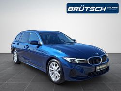 Phytonicblau metallic Gebraucht 2023 BMW 318 Shadowline Kombi | 30.980 € (Fairer Preis)