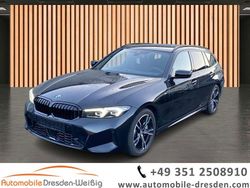 Schwarz schwarz (metallic) Gebraucht 2024 BMW 330 Shadowline Kombi | 38.980 € (Superpreis)