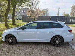 Grau Gebraucht 2016 Seat Leon ST Kombi | 13.200 €
