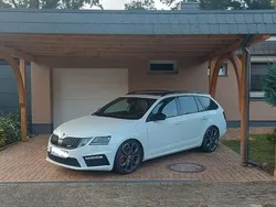 Weiß Gebraucht 2017 Skoda Octavia RS Kombi | 22.250 € (Etwas zu teuer)