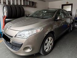 Grau Gebraucht 2010 Renault Mégane III Kleinwagen | 3.499 € (Guter Preis)