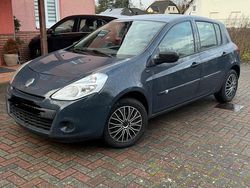 Blau Gebraucht 2012 Renault Clio IV Kleinwagen | 3.149 €