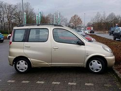 Gold Gebraucht 2002 Toyota Yaris Kombi | 3.000 €