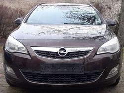 Braun Gebraucht 2012 Opel Astra Design Edition Kombi | 4.990 € (Fairer Preis)