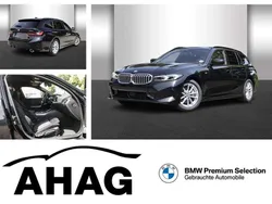 Black sapphire metallic Gebraucht 2024 BMW 330 M Sport Kombi | 45.670 € (Fairer Preis)