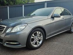 Grau Gebraucht 2011 Mercedes E200 Avantgarde Limousine | 11.500 € (Etwas zu teuer)