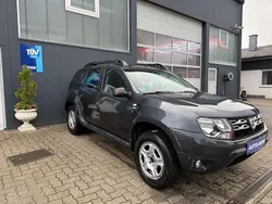 Grau Gebraucht 2017 Dacia Duster Lauréate SUV | 9.990 € (Fairer Preis)