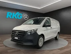 Weiß Gebraucht 2024 Mercedes Vito Van / Kleinbus | 36.402 € (Fairer Preis)