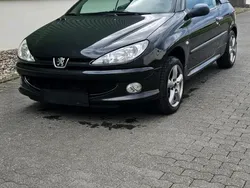 Schwarz Gebraucht 2004 Peugeot 206 CC Cabrio | 850 €