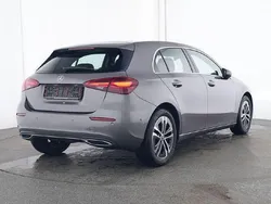 Grau Gebraucht 2024 Mercedes A180 Kleinwagen | 31.950 € (Etwas zu teuer)