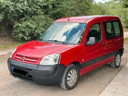 Rot Gebraucht 2009 Citroën Berlingo Van / Kleinbus | 2.490 € (Guter Preis)