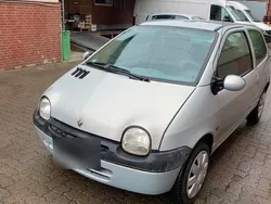 Grau Gebraucht 2003 Renault Twingo Kleinwagen | 1.350 € (Fairer Preis)