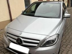Silber Gebraucht 2013 Mercedes B200 Van / Kleinbus | 10.000 € (Fairer Preis)