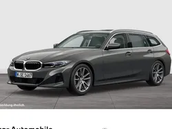 Grau Gebraucht 2023 BMW 330 Performance Kombi | 41.890 € (Teuer)