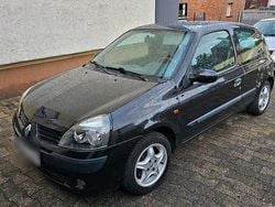 Schwarz Gebraucht 2005 Renault Clio II Kleinwagen | 1.790 € (Fairer Preis)