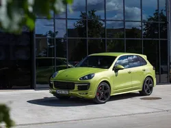 Grün Gebraucht 2016 Porsche Cayenne GTS SUV | 35.090 €