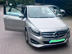 Grau Gebraucht 2015 Mercedes B180 Van / Kleinbus | 18.999 € (Teuer)