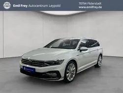 Gletscherweiß metallic Gebraucht 2022 VW Passat Elegance Kombi | 30.890 € (Teuer)