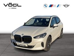 Weiß Gebraucht 2024 BMW 220 Active Tourer Comfort Edition Van / Kleinbus | 30.990 € (Superpreis)
