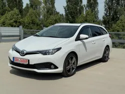 Weiß Gebraucht 2015 Toyota Auris Kombi | 8.900 €