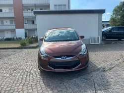 Braun Gebraucht 2014 Hyundai ix20 Edition Van / Kleinbus | 9.650 € (Guter Preis)
