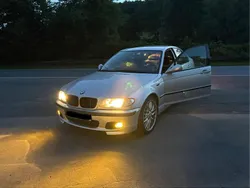 Silber Gebraucht 2002 BMW 318 M Sport Limousine | 6.000 €