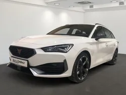 Weiß Gebraucht 2022 Cupra Leon Kombi | 25.590 € (Guter Preis)