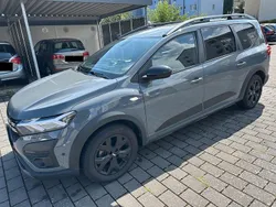 Grau Gebraucht 2023 Dacia Jogger Extreme Kombi | 17.500 € (Fairer Preis)