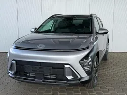 Shimmering silver metallic Neu 2025 Hyundai Kona SUV | 33.230 € (Etwas zu teuer)