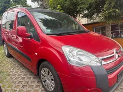 Rot Gebraucht 2010 Citroën Berlingo Exclusive Van / Kleinbus | 3.800 € (Fairer Preis)
