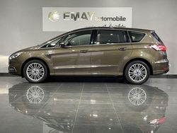 Braun Gebraucht 2017 Ford S-MAX Vignale Van / Kleinbus | 28.498 €
