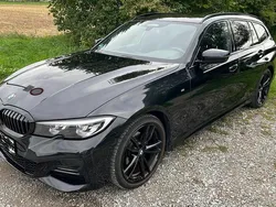Schwarz Gebraucht 2020 BMW 320 M Sport Kombi | 29.400 € (Fairer Preis)