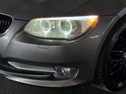 Grau Gebraucht 2011 BMW 320 Coupé | 10.500 € (Teuer)