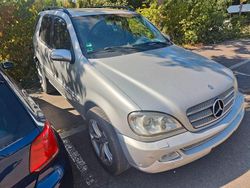 Silber Gebraucht 2004 Mercedes ML270 SUV | 7.900 €