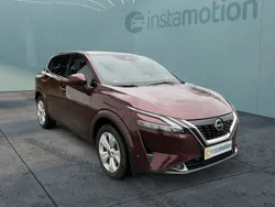 Rot Gebraucht 2024 Nissan Qashqai Tekna SUV | 33.690 € (Fairer Preis)