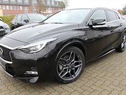 Schwarz Gebraucht 2019 Infiniti Q30 Sport Tech Kleinwagen | 27.990 €