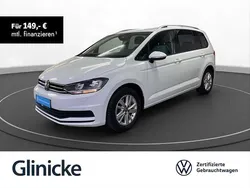 Pure white Gebraucht 2024 VW Touran Comfortline Van / Kleinbus | 31.480 € (Fairer Preis)