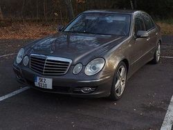 Braun Gebraucht 2007 Mercedes E320 Avantgarde Limousine | 3.900 € (Teuer)