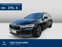 Ebony schwarz metallic Gebraucht 2024 Skoda Superb Selection Kombi | 32.388 € (Teuer)