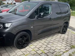Grau Gebraucht 2021 Peugeot Partner S Van / Kleinbus | 15.000 € (Guter Preis)