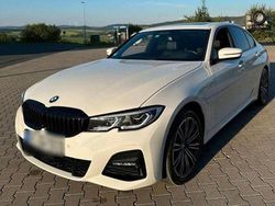 Weiß Gebraucht 2020 BMW 330e M Sport Limousine | 25.000 € (Fairer Preis)