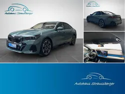 Grün Gebraucht 2024 BMW i5 M Sport Limousine | 54.390 € (Guter Preis)